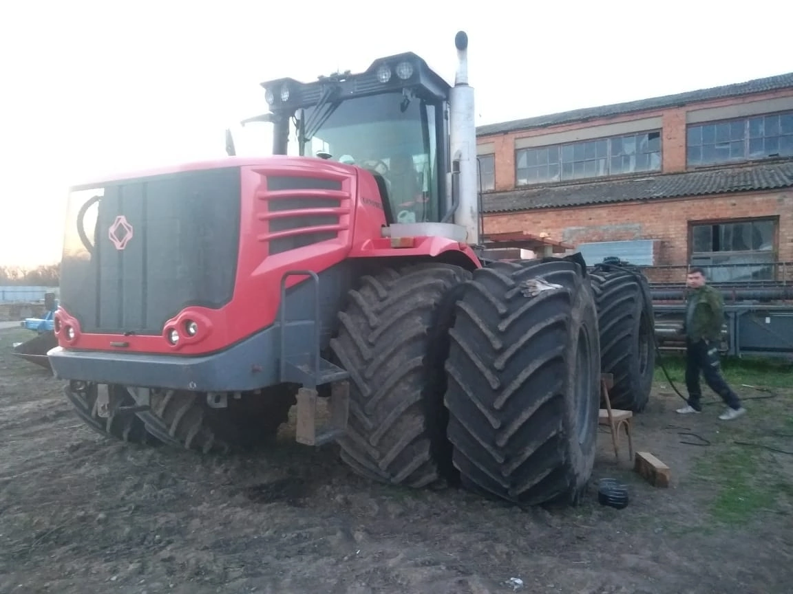 Контроль топлива и моточасов трактора Кировец К-9000